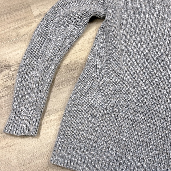 L.L. Bean Women’s Fisherman Crew Sweater / Blue, Gray & White Chunky Knit / Sz M - Picture 4 of 7